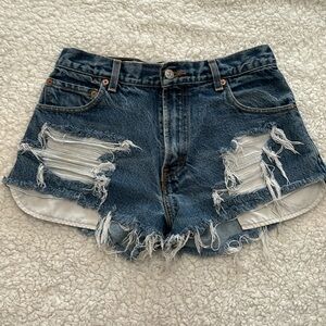 Cut off Levi’s shorts